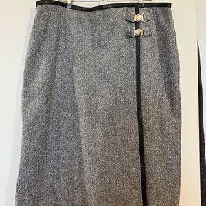 Sag Harbor Woman Gray Herringbone Skirt